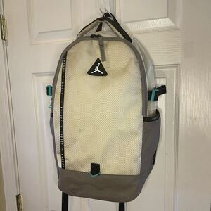 NIKE AIR  JORDAN JUMP MAN  15'' INCH LAP TOP POCKET BACK PACK beige &gray nylon